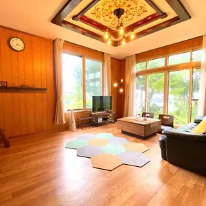 Manyi's Onsen House 天然温泉マンイの湯 別荘 白老町